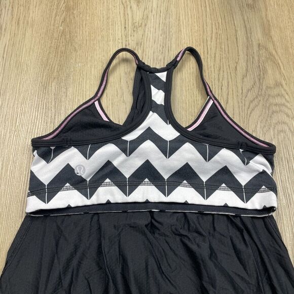 Lululemon Athletica Tank Top Womens 4 Black Chevron Racerback Shelf Bra Athletic - Picture 4 of 7